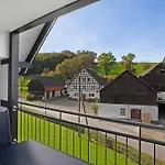Uebern Hof
